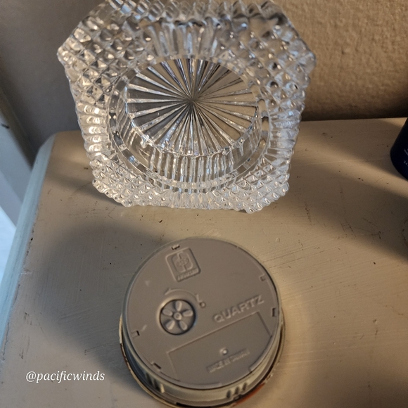 CRYSTAL LEGENDS BY GODINGER CLOCK - Picture 6 of 7